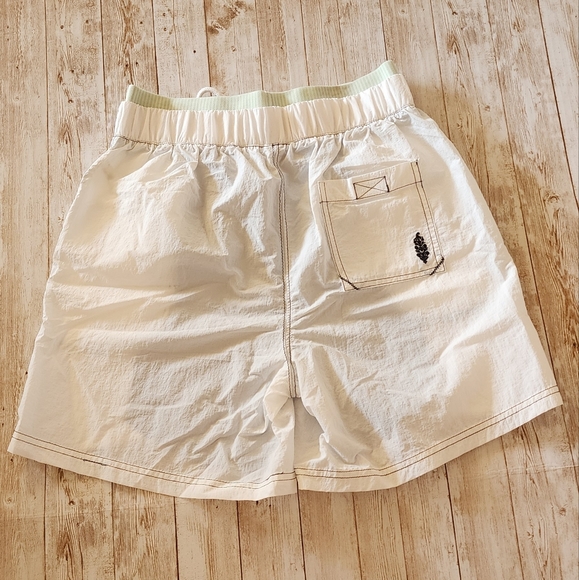 Free People Sundaze board shorts white black NWOT XS women's - Picture 2 of 5